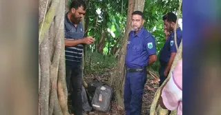 পাবনার বিদ্যালয় থেকে চুরি হওয়া ১৭ ল্যাপটপ পরিত্যক্ত অবস্থায় উদ্ধার